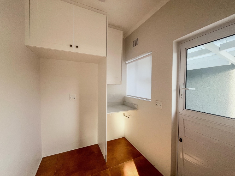 To Let 3 Bedroom Property for Rent in Pinelands Western Cape